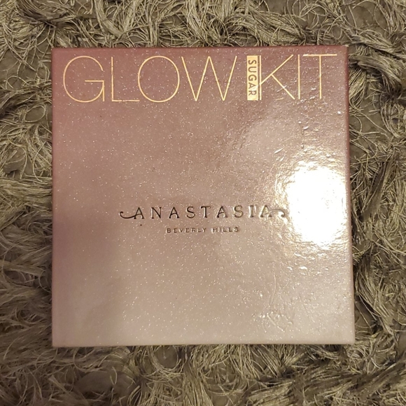 Anastasia Beverly Hills Other - Anastasia Beverly Hills Glow Kit Sugar
